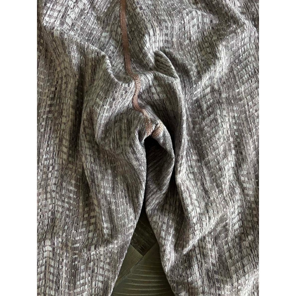 Lululemon Wunder Under High Rise Leggings Chevron Pattern Size 8 - Picture 3 of 5
